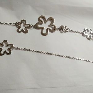 Lia Sophia Jewelry - Lia Sophia 60s mod hippie inspire flower necklace Lia Sophia Jewelry - Lia Sophia 60s mod hippie inspire flower necklace
